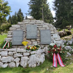 Denkmal am Fuße des Monte Meletta-FIor